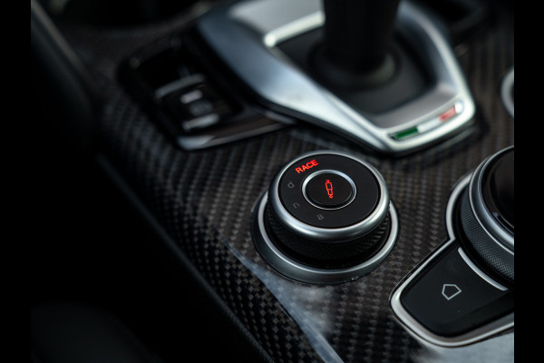 Alfa Romeo Giulia 2.9 V6 Quadrifoglio | Harman/Kardon | Adapt. cruise | Carplay | Carbon stuur