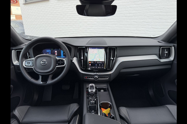 Volvo XC60 2.0 T6 Plug-in hybrid AWD Plus Dark | Trekhaak | Pano | Pilost Assist | Memory