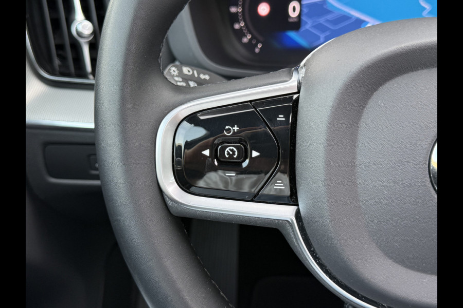 Volvo XC60 2.0 T6 Plug-in hybrid AWD Plus Dark | Trekhaak | Pano | Pilost Assist | Memory
