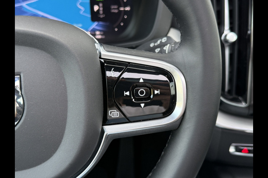 Volvo XC60 2.0 T6 Plug-in hybrid AWD Plus Dark | Trekhaak | Pano | Pilost Assist | Memory