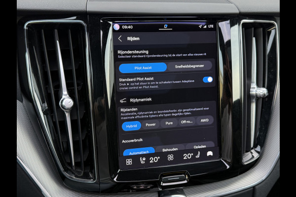 Volvo XC60 2.0 T6 Plug-in hybrid AWD Plus Dark | Trekhaak | Pano | Pilost Assist | Memory