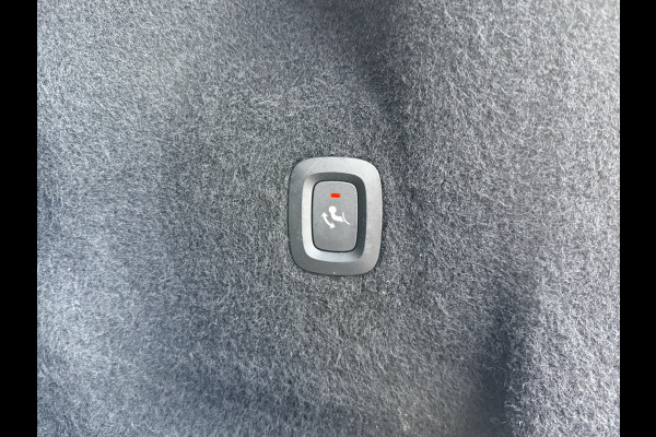 Volvo XC60 2.0 T6 Plug-in hybrid AWD Plus Dark | Trekhaak | Pano | Pilost Assist | Memory