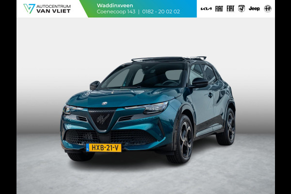 Alfa Romeo junior 1.2 Turbo 145pk Hybrid Ibrida Q4 | Clima | Camera | Adapt. Cruise | Apple Carplay | Schuif/Kanteldak | BSM | Elektrr. A-Klep | Keyless | 18" | Navi | PDC | Winter Pack