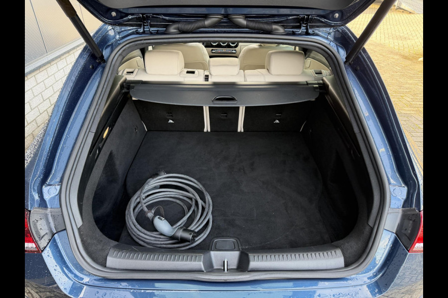 Mercedes-Benz CLA-Klasse Shooting Brake 250 e Luxury Line 18"/Panoramadak/Leder/Stoel + stuurverwarming/Burmester/Elektrische klep/Keyless/PDC v+a/Apple Carplay & Android Auto