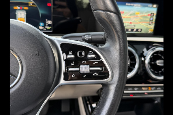 Mercedes-Benz CLA-Klasse Shooting Brake 250 e Luxury Line 18"/Panoramadak/Leder/Stoel + stuurverwarming/Burmester/Elektrische klep/Keyless/PDC v+a/Apple Carplay & Android Auto