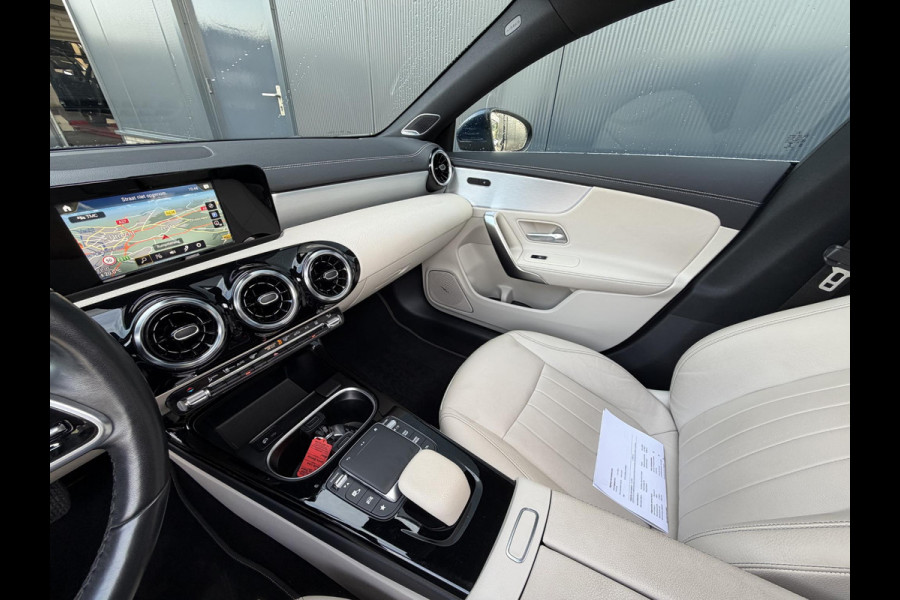 Mercedes-Benz CLA-Klasse Shooting Brake 250 e Luxury Line 18"/Panoramadak/Leder/Stoel + stuurverwarming/Burmester/Elektrische klep/Keyless/PDC v+a/Apple Carplay & Android Auto