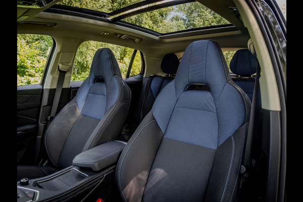 Lynk & Co 01 1.5 Plug-In Hybrid 262pk BLACKED OUT | 360 Camera | Panoramadak