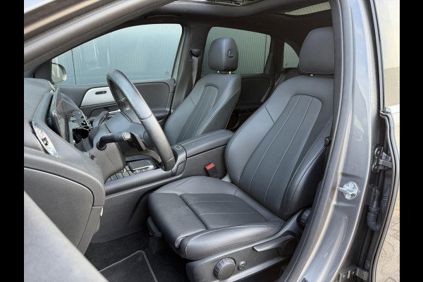Mercedes-Benz B-Klasse 250 e 17"/SOH 100%/Leder/Panoramadak/Matrix LED/Keyless/Stoelverwarming/Sfeerverlichting/Camera/PDC v+a/