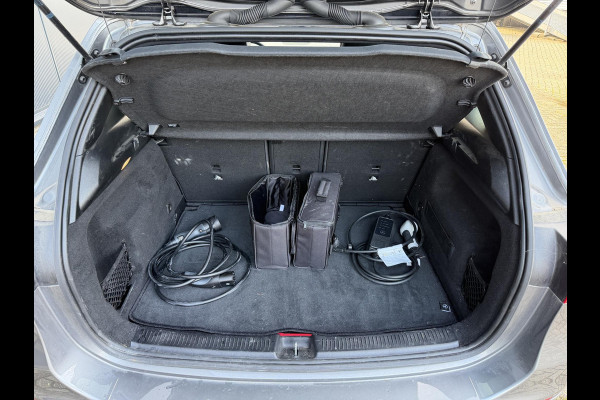 Mercedes-Benz B-Klasse 250 e 17"/SOH 100%/Leder/Panoramadak/Matrix LED/Keyless/Stoelverwarming/Sfeerverlichting/Camera/PDC v+a/