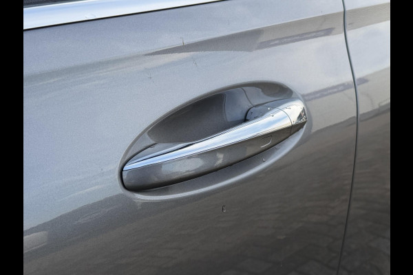 Mercedes-Benz B-Klasse 250 e 17"/SOH 100%/Leder/Panoramadak/Matrix LED/Keyless/Stoelverwarming/Sfeerverlichting/Camera/PDC v+a/