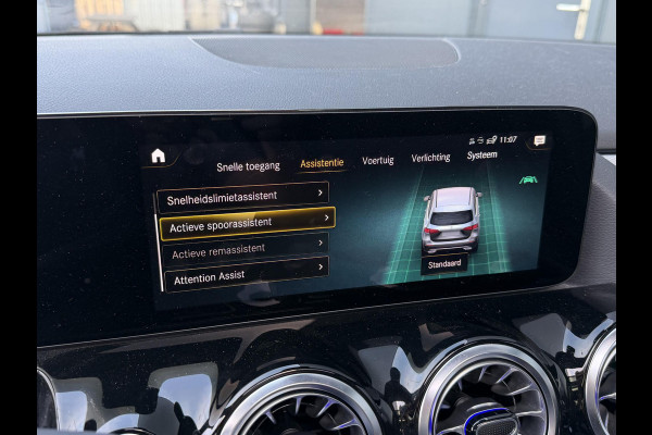 Mercedes-Benz B-Klasse 250 e 17"/SOH 100%/Leder/Panoramadak/Matrix LED/Keyless/Stoelverwarming/Sfeerverlichting/Camera/PDC v+a/