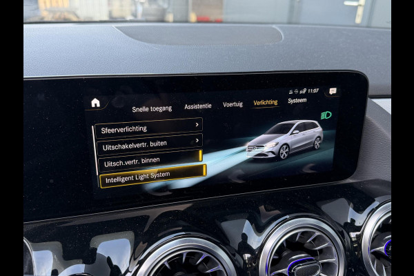 Mercedes-Benz B-Klasse 250 e 17"/SOH 100%/Leder/Panoramadak/Matrix LED/Keyless/Stoelverwarming/Sfeerverlichting/Camera/PDC v+a/