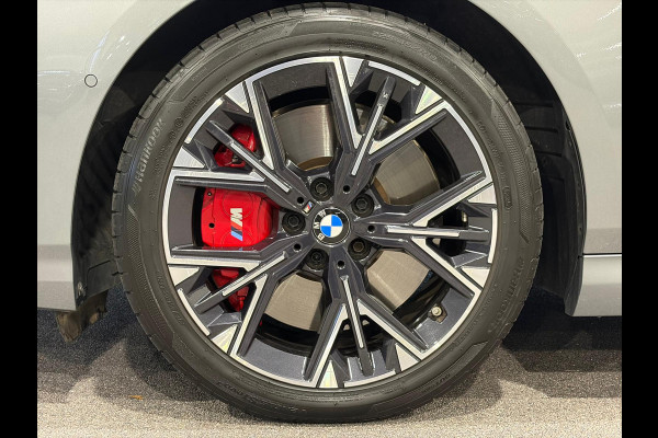 BMW 1-serie 120 M Sport Design Edition Panoramadak | Stoelverwarming | Camera | Carplay