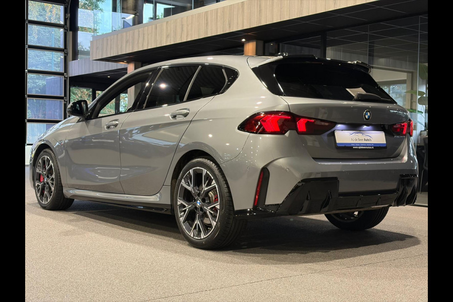 BMW 1-serie 120 M Sport Design Edition Panoramadak | Stoelverwarming | Camera | Carplay