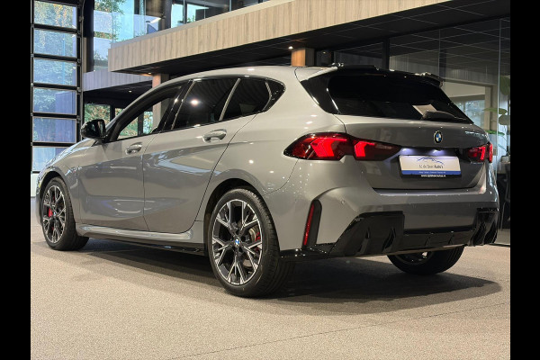 BMW 1-serie 120 M Sport Design Edition Panoramadak | Stoelverwarming | Camera | Carplay