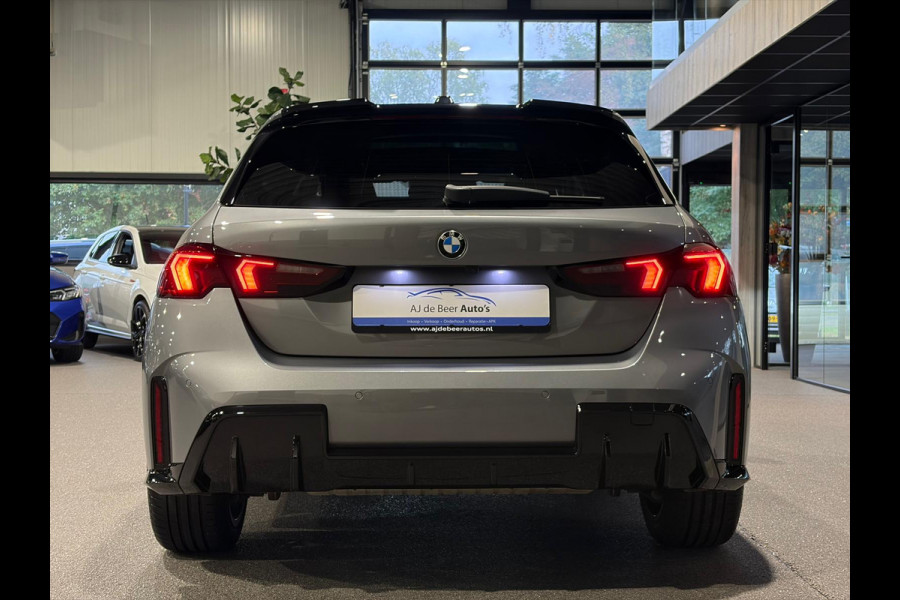 BMW 1-serie 120 M Sport Design Edition Panoramadak | Stoelverwarming | Camera | Carplay