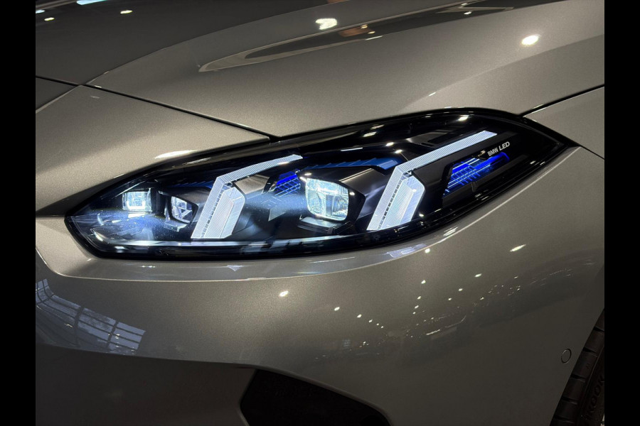 BMW 1-serie 120 M Sport Design Edition Panoramadak | Stoelverwarming | Camera | Carplay