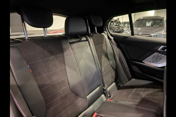 BMW 1-serie 120 M Sport Design Edition Panoramadak | Stoelverwarming | Camera | Carplay
