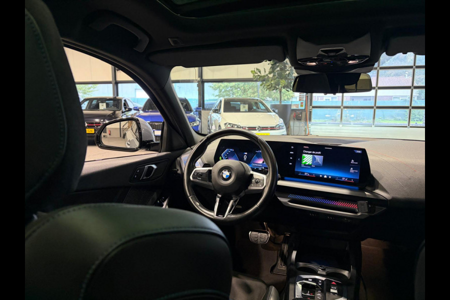 BMW 1-serie 120 M Sport Design Edition Panoramadak | Stoelverwarming | Camera | Carplay