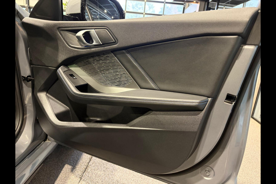 BMW 1-serie 120 M Sport Design Edition Panoramadak | Stoelverwarming | Camera | Carplay