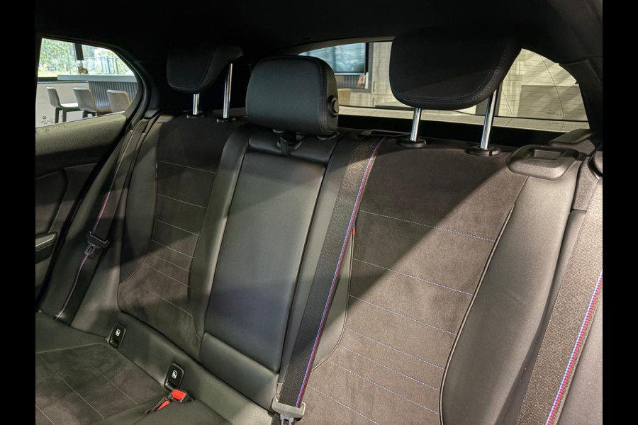 BMW 1-serie 120 M Sport Design Edition Panoramadak | Stoelverwarming | Camera | Carplay