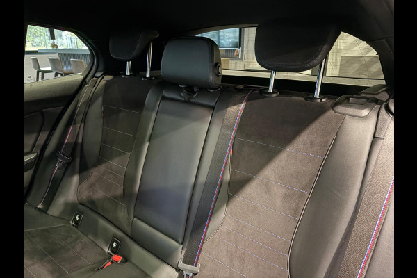 BMW 1-serie 120 M Sport Design Edition Panoramadak | Stoelverwarming | Camera | Carplay