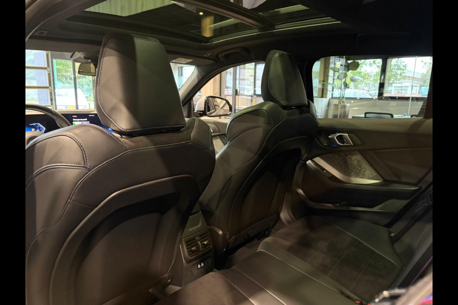 BMW 1-serie 120 M Sport Design Edition Panoramadak | Stoelverwarming | Camera | Carplay