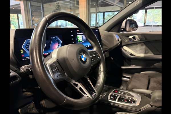 BMW 1-serie 120 M Sport Design Edition Panoramadak | Stoelverwarming | Camera | Carplay