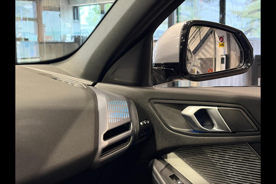 BMW 1-serie 120 M Sport Design Edition Panoramadak | Stoelverwarming | Camera | Carplay