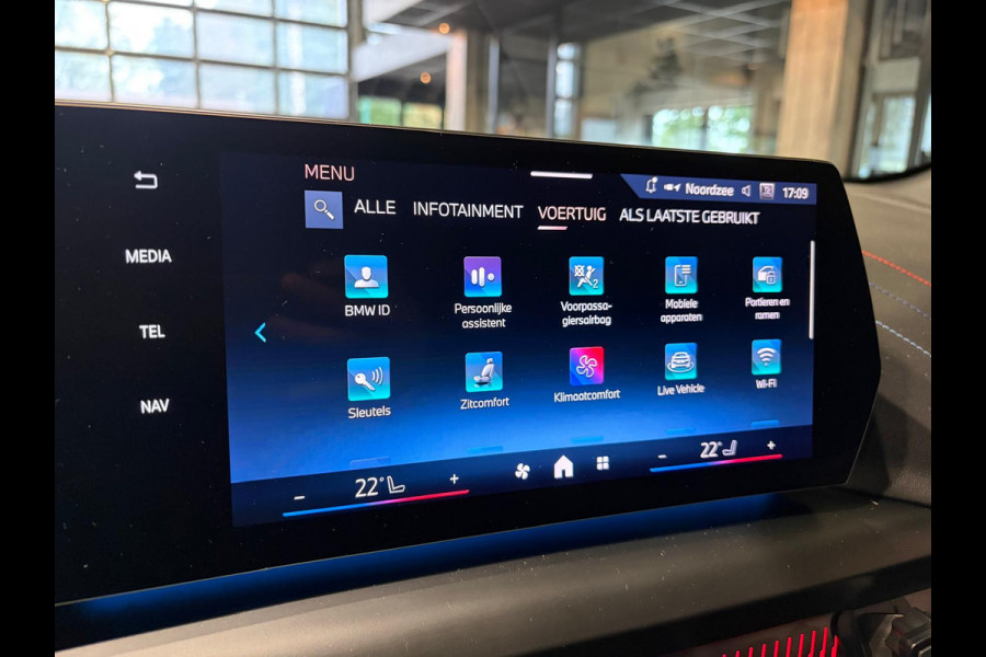 BMW 1-serie 120 M Sport Design Edition Panoramadak | Stoelverwarming | Camera | Carplay