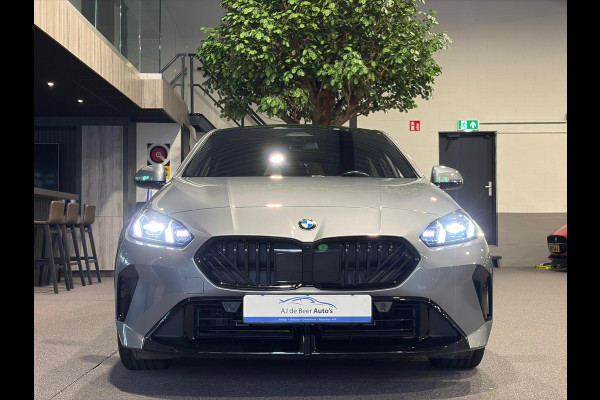 BMW 1-serie 120 M Sport Design Edition Panoramadak | Stoelverwarming | Camera | Carplay