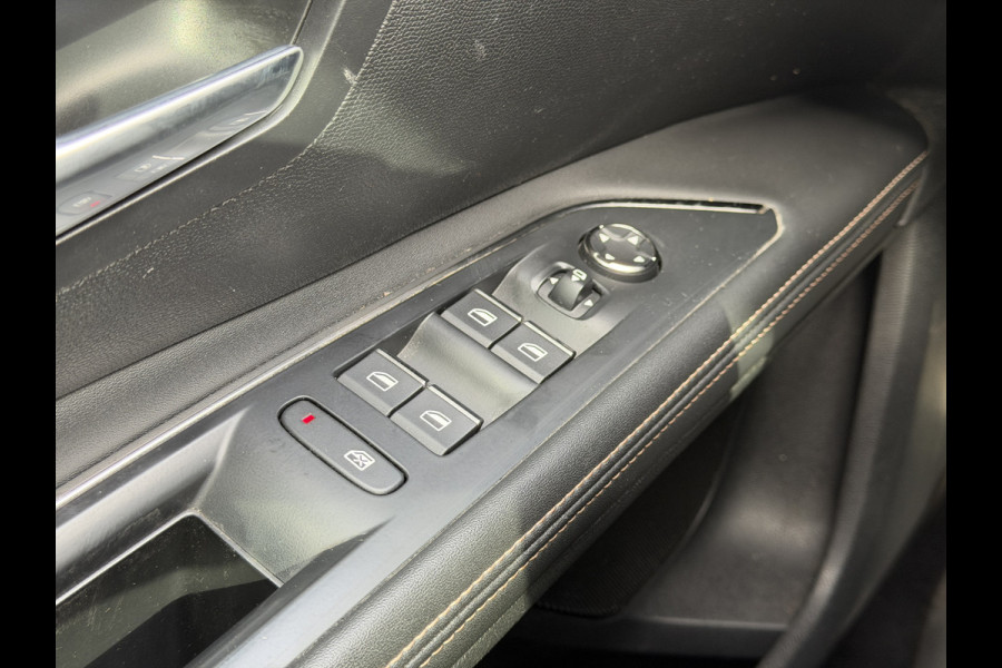 Peugeot 5008 BWJ 10-2022 | 1.2T 131PK GT | PANO DAK | EL KOFFERKLEP | CLIMA | NAVI | CARPLAY |  PDC | PRIVACY GLASS | LED |