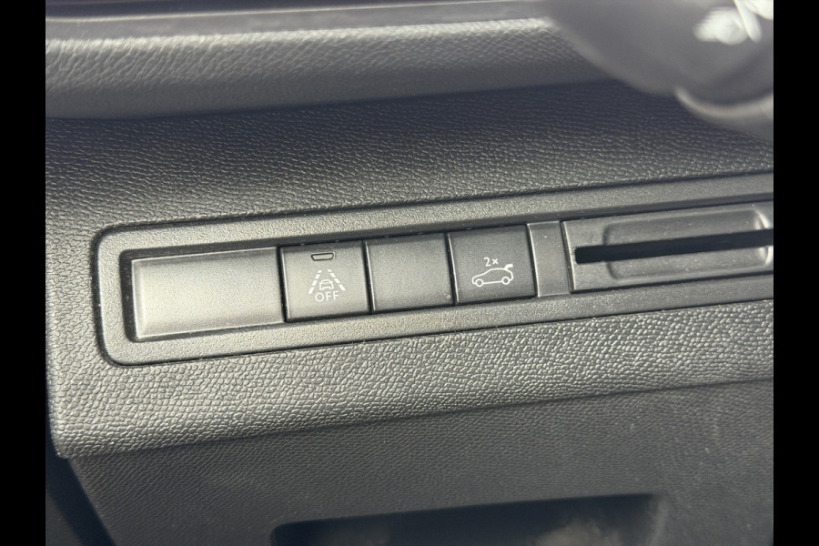 Peugeot 5008 BWJ 10-2022 | 1.2T 131PK GT | PANO DAK | EL KOFFERKLEP | CLIMA | NAVI | CARPLAY |  PDC | PRIVACY GLASS | LED |