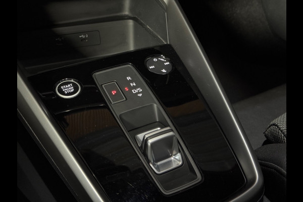 Audi A3 Limousine 35 TFSI Advanced edition PANORAMADAK|CRUISCONTROL|TREKHAAK|17INCH|STOELVERWARMING
