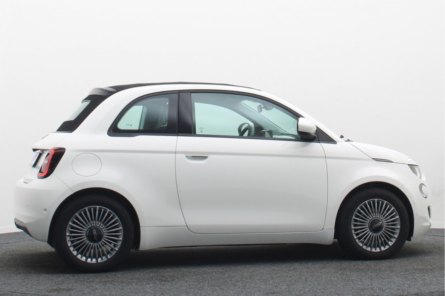 Fiat 500C Icon 42 kWh Cabrio Virtual Cockpit, Climate, Cruise, Apple Carplay, Camera, Stoelverwarming, 16''