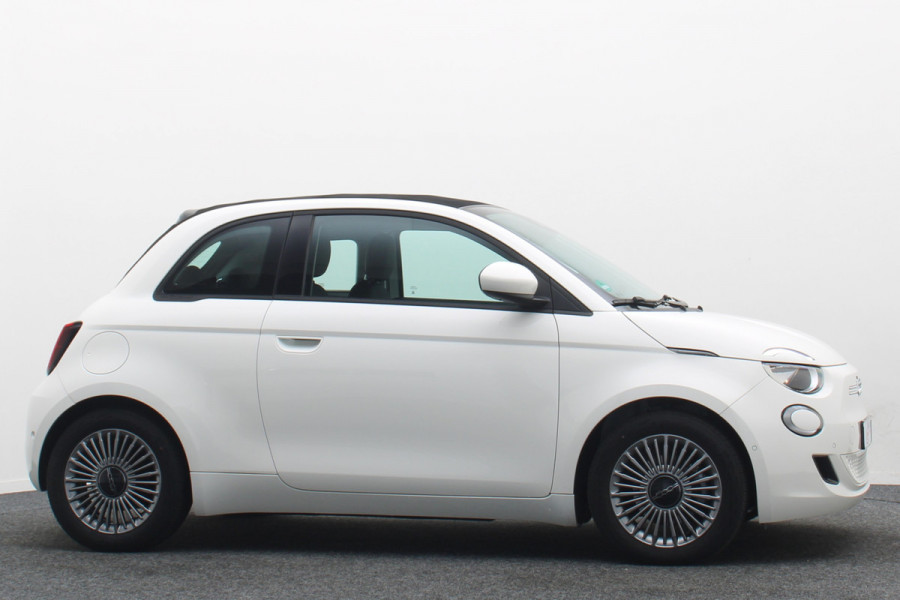 Fiat 500C Icon 42 kWh Cabrio Virtual Cockpit, Climate, Cruise, Apple Carplay, Camera, Stoelverwarming, 16''