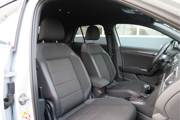 Volkswagen T-Roc 1.5 TSI 150pk DSG Sport Business R-Line Keyless, LED,Camera, Virtual cockpit,Navigatie, Stoelverwarming, Electr. Achterklep. Schakelmogelijkheid aan stuurwiel, etc