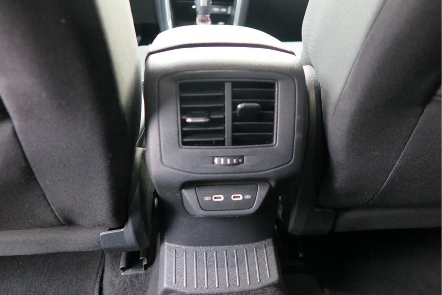 Volkswagen T-Roc 1.5 TSI 150pk DSG Sport Business R-Line Keyless, LED,Camera, Virtual cockpit,Navigatie, Stoelverwarming, Electr. Achterklep. Schakelmogelijkheid aan stuurwiel, etc