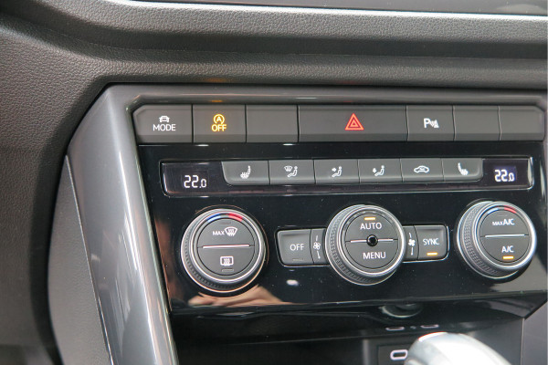 Volkswagen T-Roc 1.5 TSI 150pk DSG Sport Business R-Line Keyless, LED,Camera, Virtual cockpit,Navigatie, Stoelverwarming, Electr. Achterklep. Schakelmogelijkheid aan stuurwiel, etc