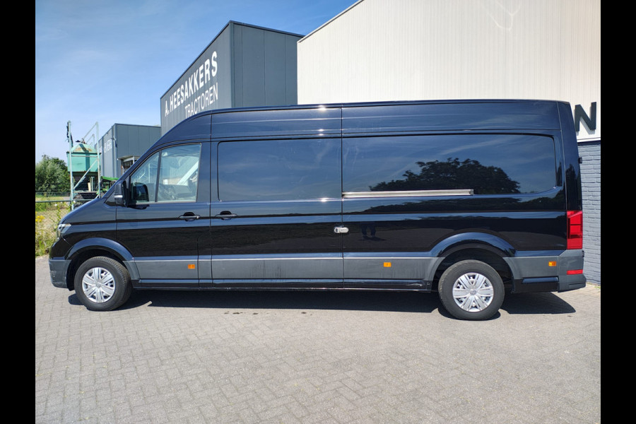 Volkswagen Crafter 35 2.0TDI 141PK AUT-6 L4 H3 2X Schuifdeur Camera Apple Carplay Android Auto Cruise Control Navi Airco Pdc Betonplex Vloer Lat om Lat Betimmering Wandbeplating Euro 6 Origineel Nederlandse Bus 3.000 kg trekvermogen!