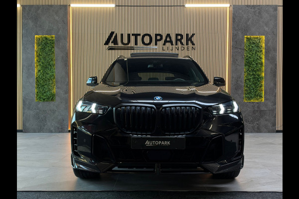 BMW X5 XDrive50e M-SPORT|PANO|H&K|SOFTCLOSE|HuD|360 CAMERA|MEMORY|KEYLESS|TREKHAAK|22INCH|489PK|BOMVOL!