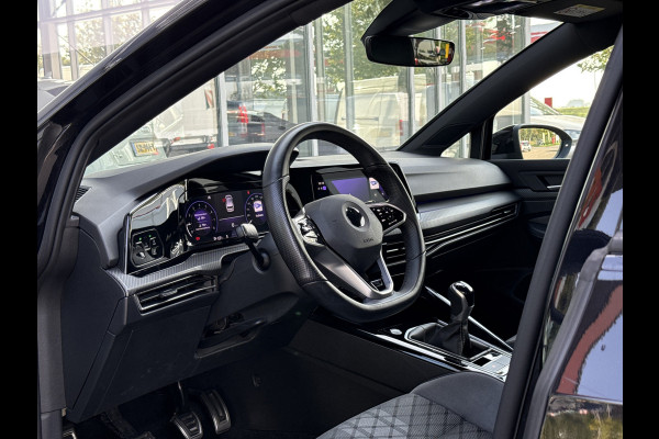 Volkswagen Golf 1.5 TSI R-Line | NL-auto | 1e Eig | BTW | LED | ACC | Camera | PDC | Sfeerverl.