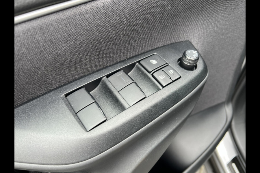 Toyota Yaris Cross 1.5 Hybrid 116 Dynamic Plus | Stoel + Stuurverwarming, Smart Connect, 17 inch, Keyless, LED