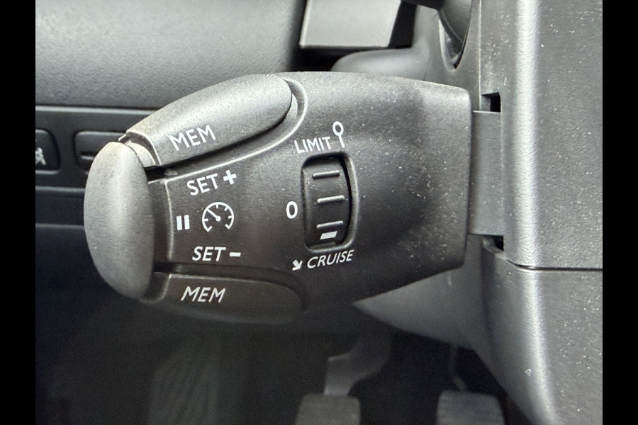 Citroën C3 Aircross 110pk Feel (Automatische Airco - Navigatie - Parkeersensoren - Apple Carplay - 16" Lichtmetalen velgen)