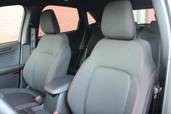 Ford Kuga 2.5 PHEV ST-Line | NL Auto! | Winter pack | Elektrisch Wegklapbare Trekhaak | Camera |