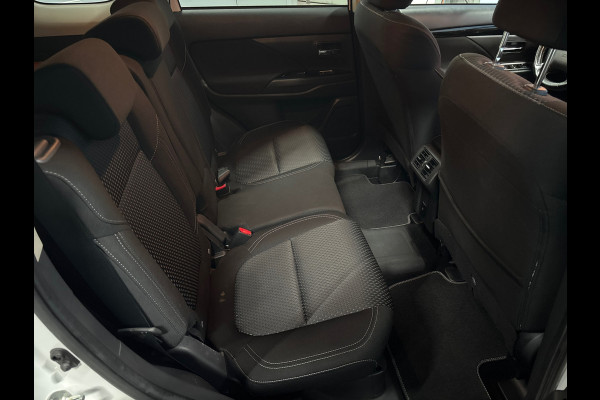 Mitsubishi Outlander 2.4 PHEV Pure Clima | Cruise | Camera | Trekhaak | Stoelverwarming