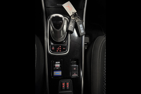 Mitsubishi Outlander 2.4 PHEV Pure Clima | Cruise | Camera | Trekhaak | Stoelverwarming