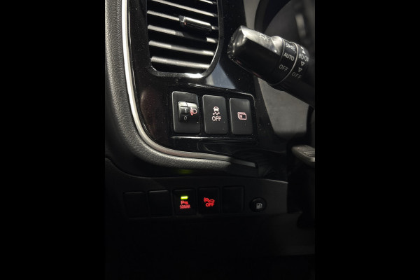 Mitsubishi Outlander 2.4 PHEV Pure Clima | Cruise | Camera | Trekhaak | Stoelverwarming
