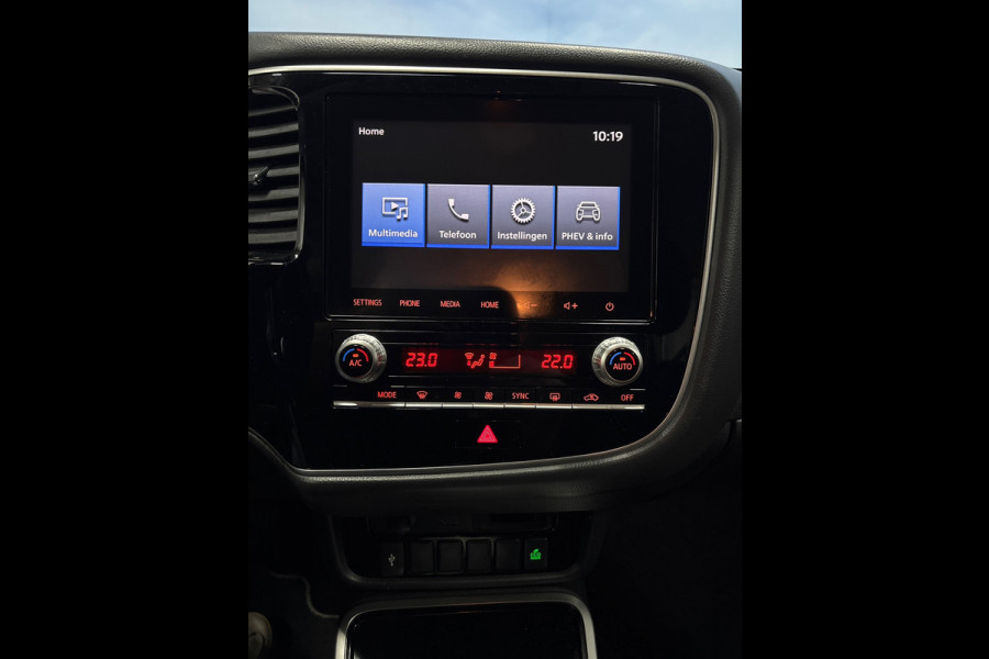 Mitsubishi Outlander 2.4 PHEV Pure Clima | Cruise | Camera | Trekhaak | Stoelverwarming