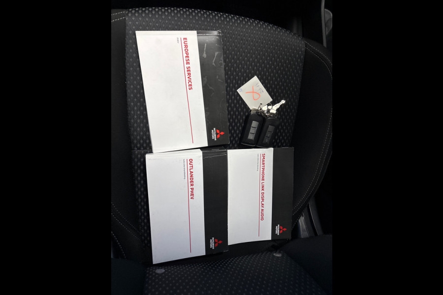 Mitsubishi Outlander 2.4 PHEV Pure Clima | Cruise | Camera | Trekhaak | Stoelverwarming